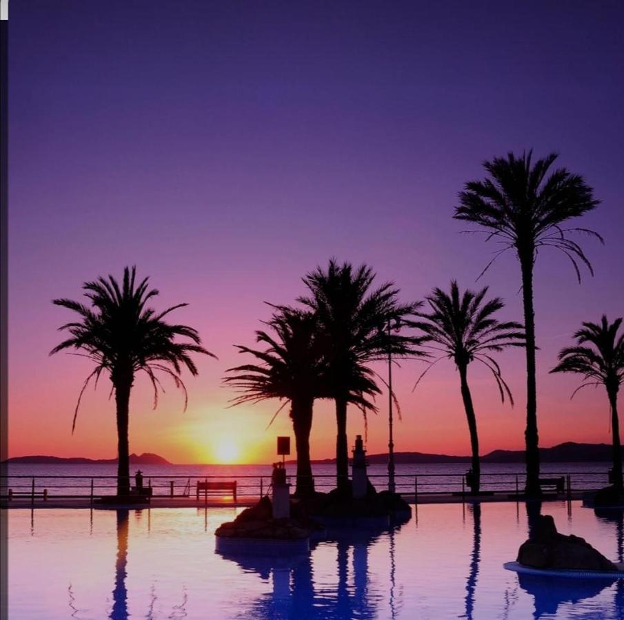 Samil primera línea de playa Vigo Exterior foto